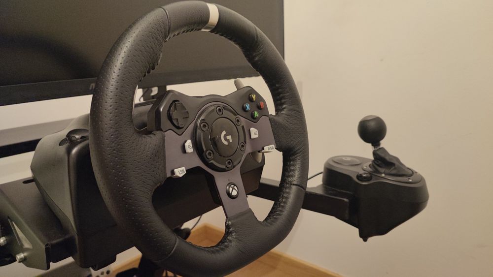 Volante Logitech g920 com caixa de velocidades
