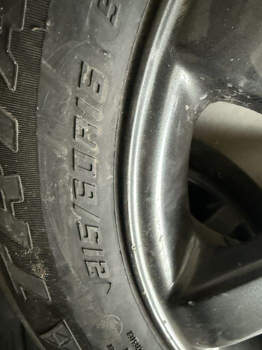 продам резину  зима 215,60,16
