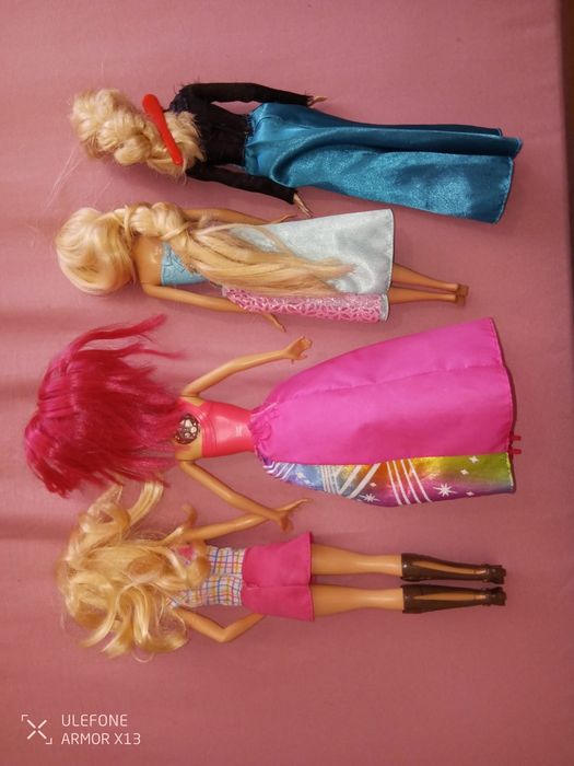 4 bonecas Mattel, cada 10€, as 4 = 29€