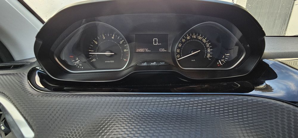 Peugeot 208 1.2 Vti 86 Cv Nacional