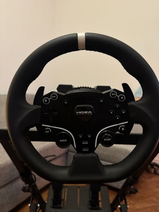 Moza R5 + Pro Gt omega wheelstand