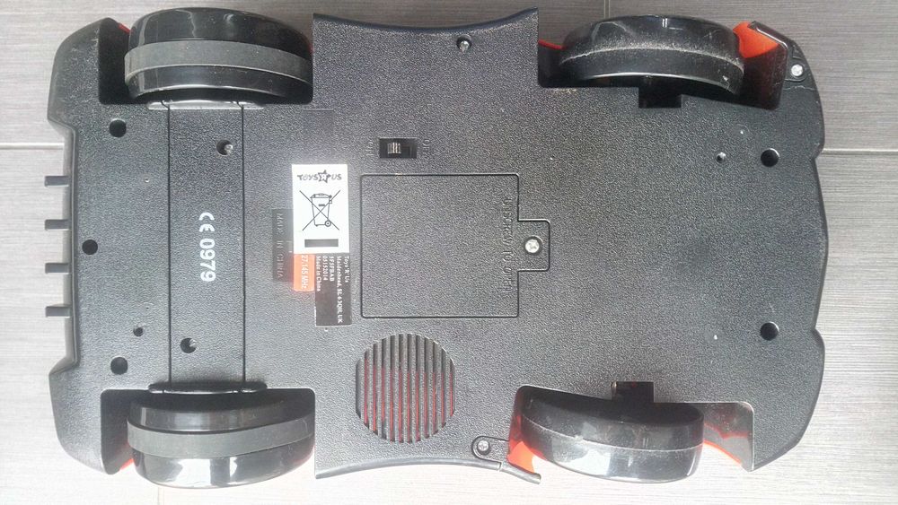 Carro telecomandado da Toys R Us