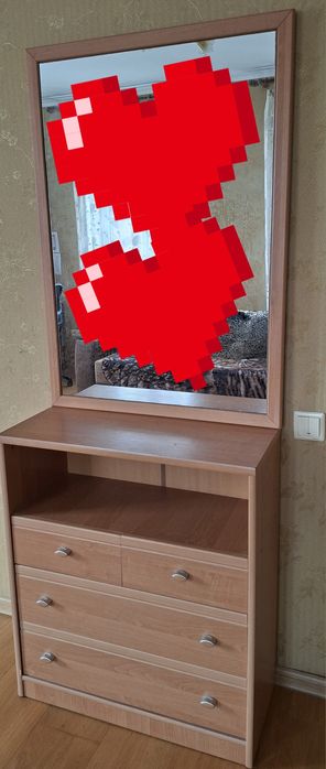 Комод та навісне дзеркало
