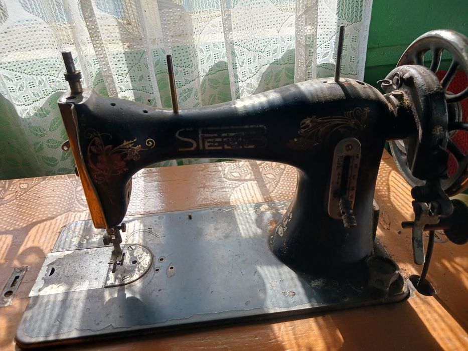 Maszyna do szycia kolekconerska