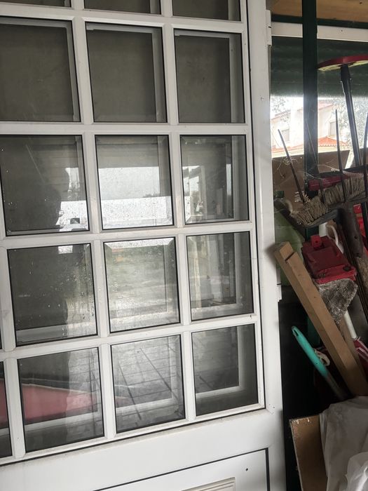 Conjunto de Portas com vidro + Janelas - PVC Alumínio - Bom estado