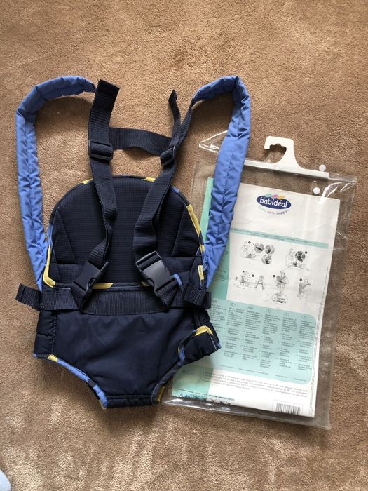 Porta bebé cor azul escuro e azul claro