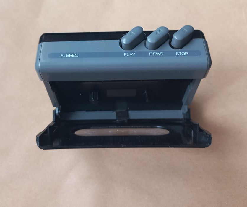 Касетний плейєр 1989 рік