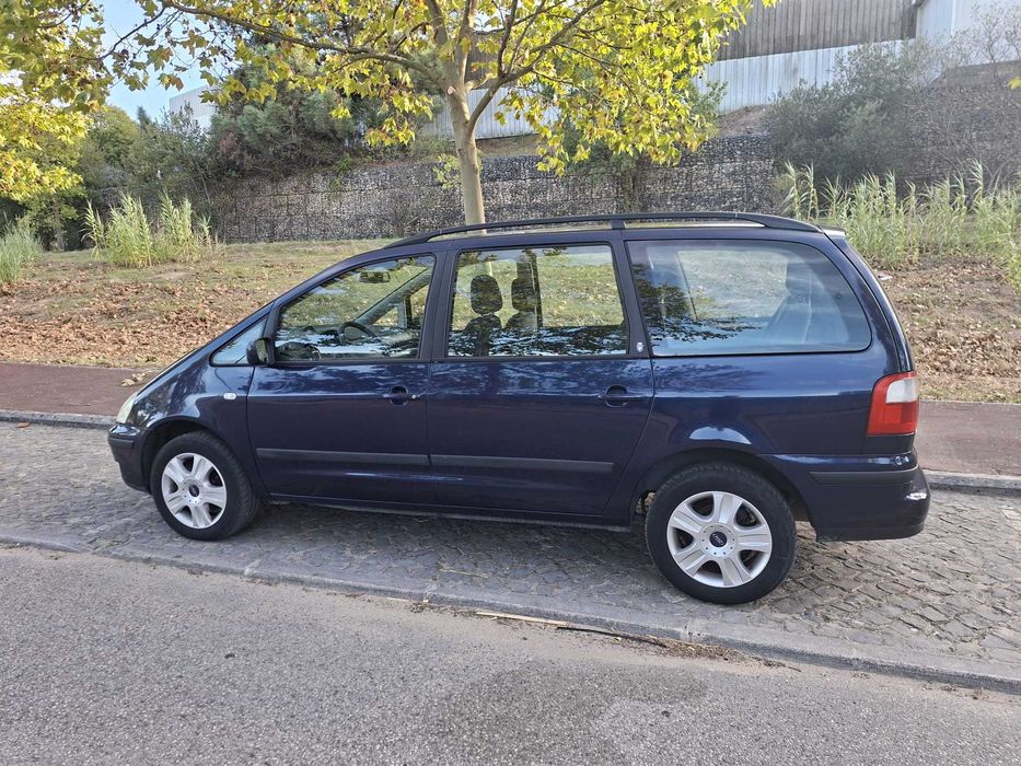 Ford Galaxy com caixa automática