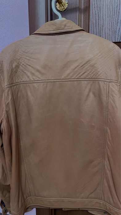 Чоловіча шкіряна куртка