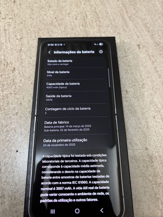 Samsung Galaxy Z Flip 6 | 512GB | Garantia UE | Ecrã + Bateria Novos