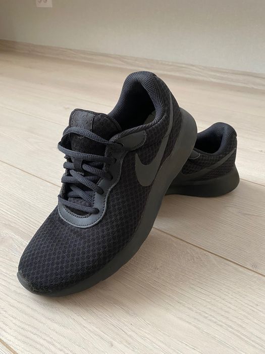 Чоловічі кросівки Nike Tanjun, розмір - 40