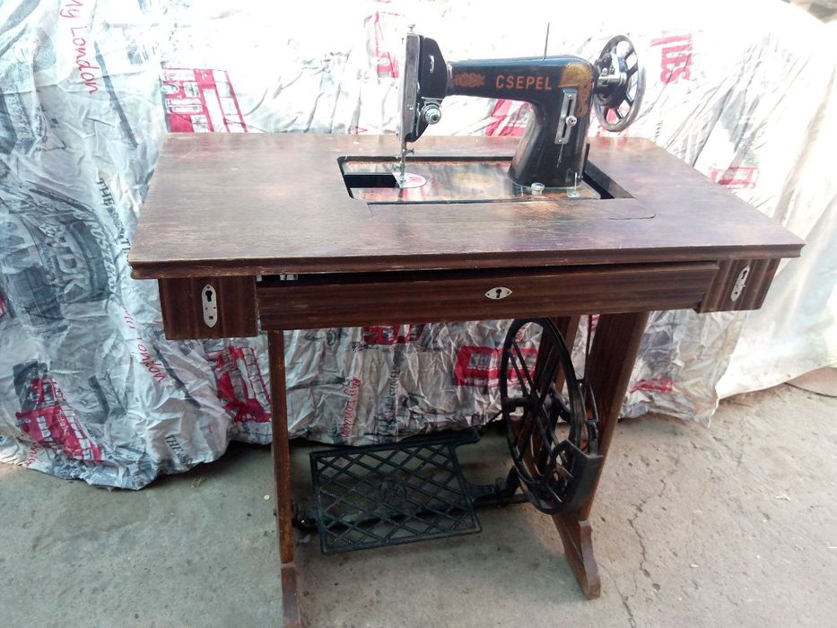 Швейная машинка CSEPEL