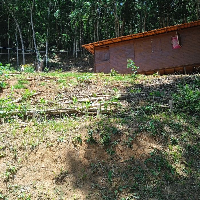 Vende-se terreno 1,240 metros quadrados. Entre a Serra e o mar!!