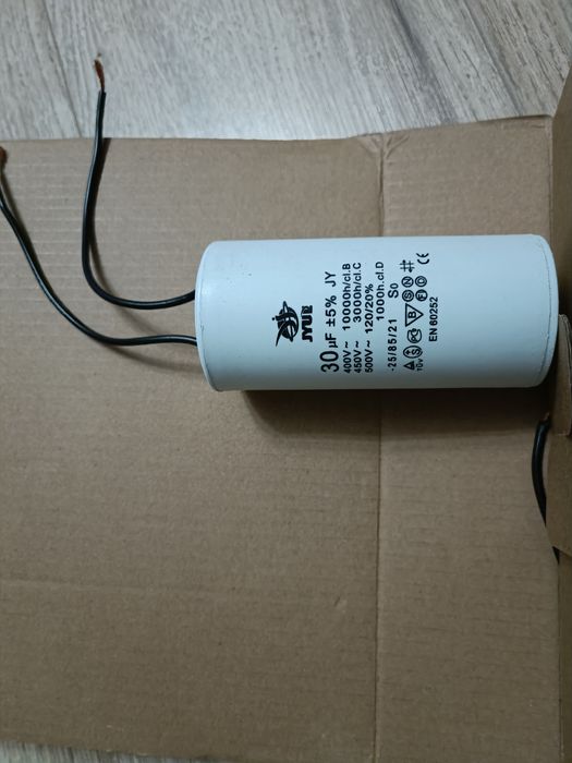 Конденсатори 30mf 450v.