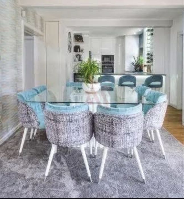 Conjunto mesa e cadeiras