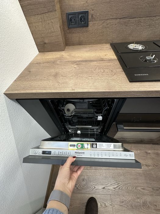 **ЦЕНТР! Перша Оренда 1-К Преміум Класу! Красна Площа