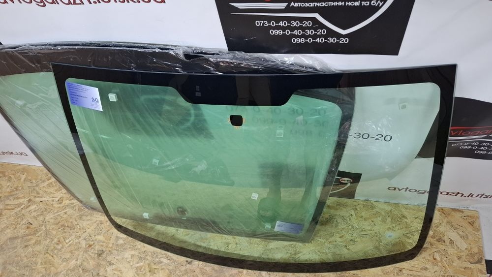 Лобове скло Peugeot 107 Citroen c1 Aygo скло вітрове айго пежо 107 с1