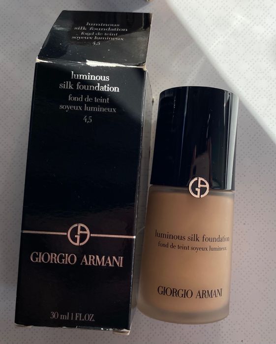 Base LUMINOUS SILK Giorgio Armani
