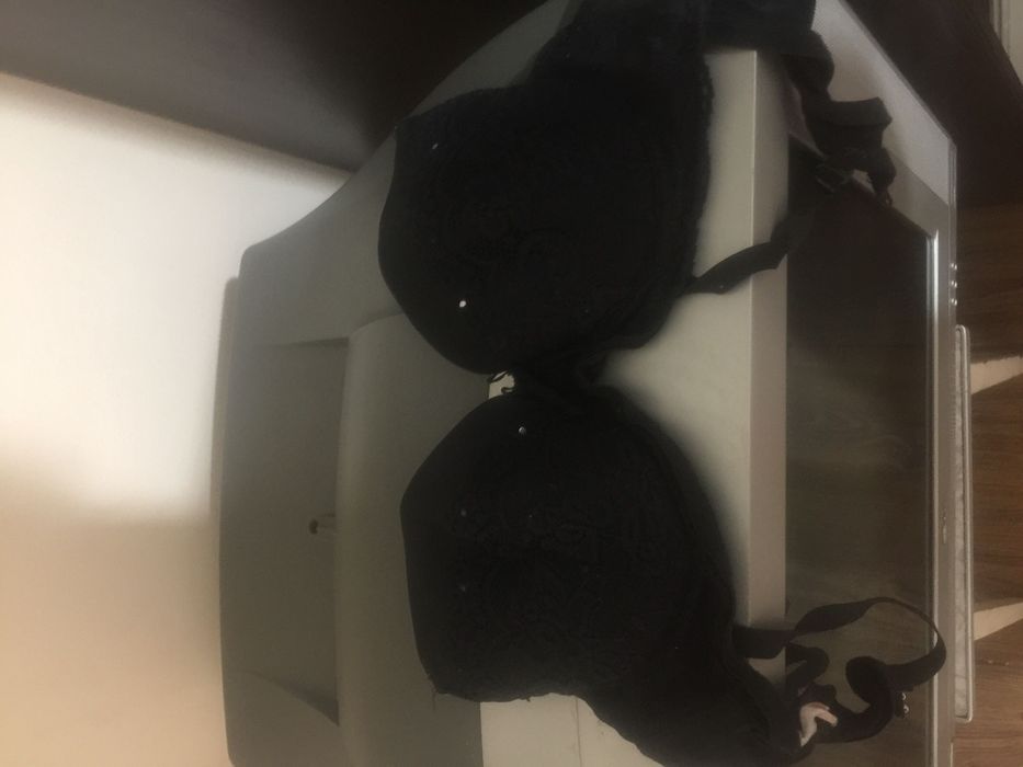 Бюст чёрный со стразами 85 б