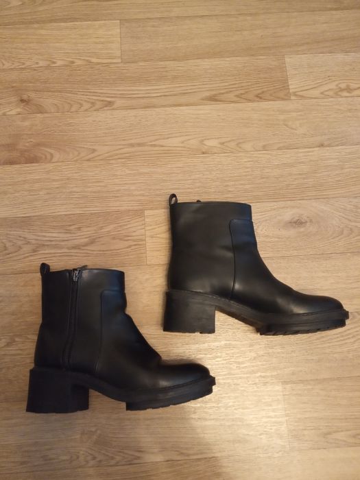 Ботинки Bershka раз. 40