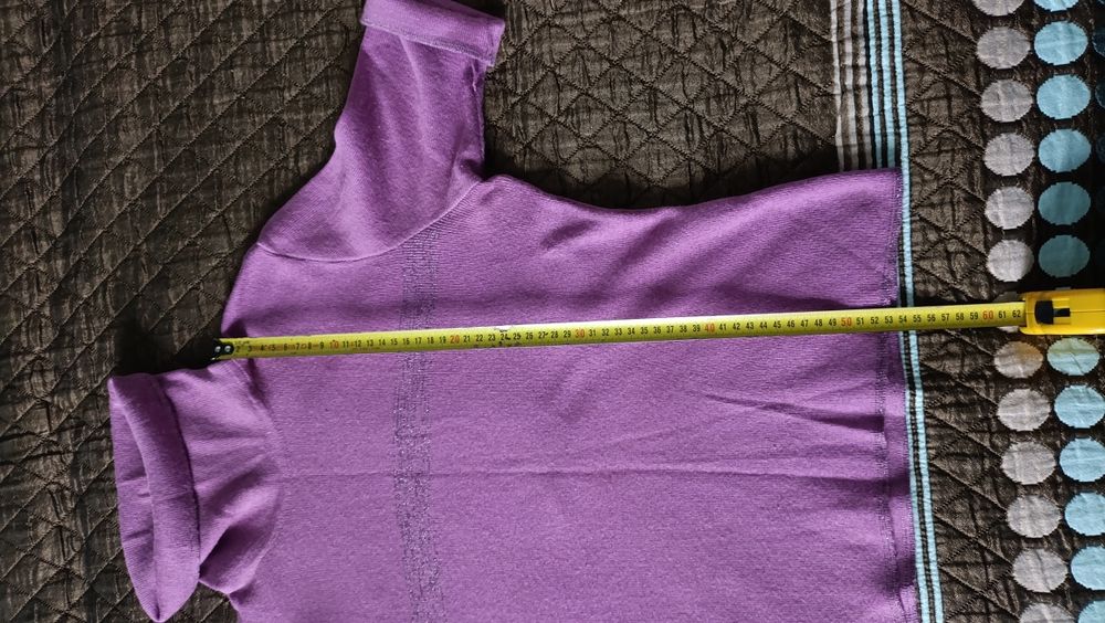 Светр -гольф з коротким рукавом.