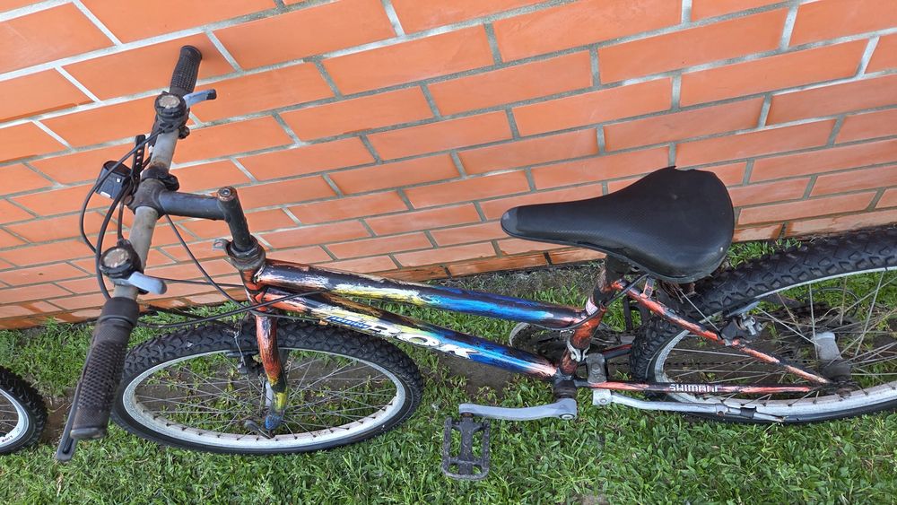 Bicicleta de Passeio Aro 24/26 - Para Restauro ou Peças