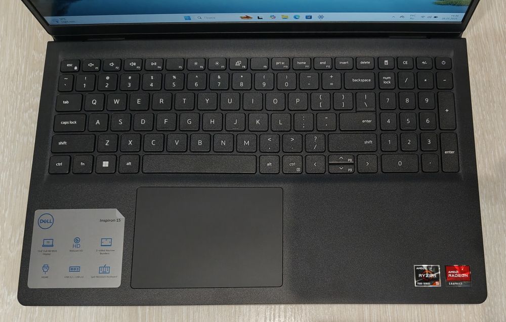 Ноутбук Dell 15,6" FHD IPS, Ryzen 5 7520U, 8GB DDR5, 512Gb SSD