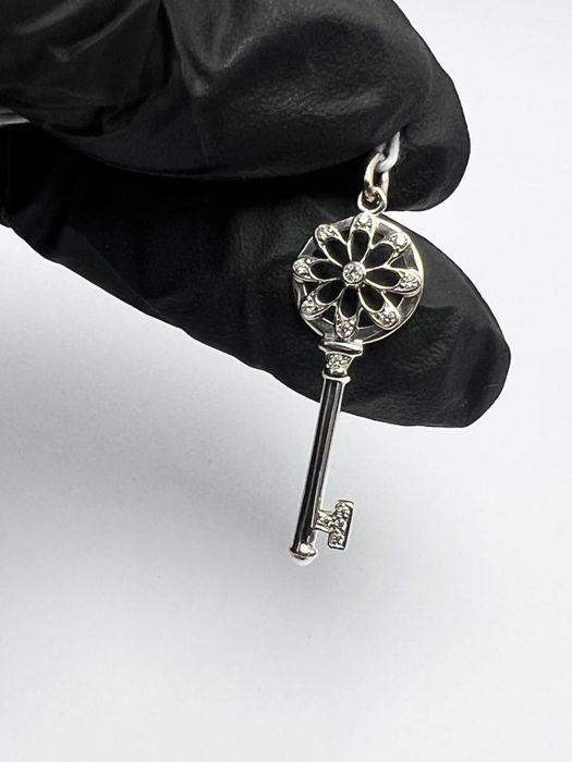 Золотий кулон 750* з діамантами в стилі Tiffany