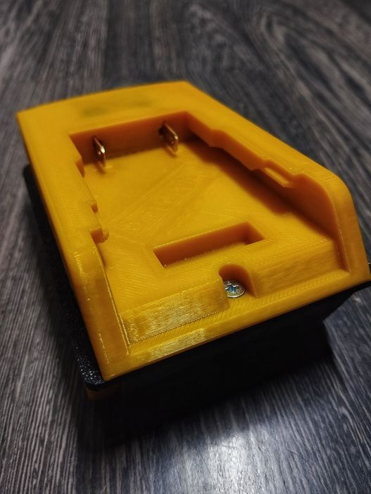 Адаптер перехідник акумулятор DeWALT на інструмент Makita