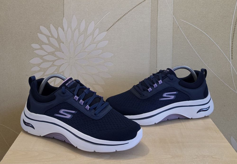 Жіночі кросівки Skechers Arch Fit 2.0 оригінал розмір 40-41