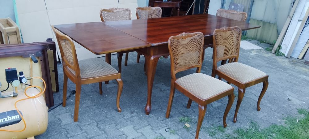 Piękny rozkładany stół z 6 krzesłami ciemny ludwik