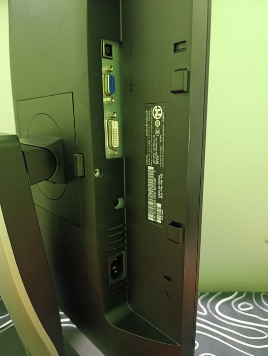 Монитор 22" Dell P2212Hb. Кранштейн.