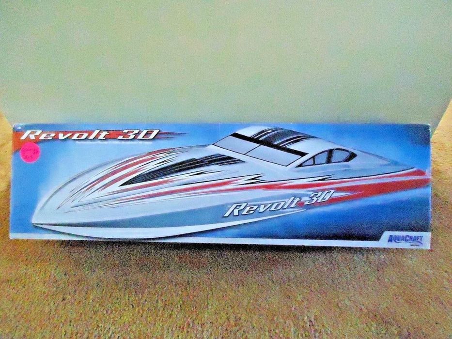 Zdalnie sterowana łódź RC AQUACRAFT REVOLT 30 - nowa
