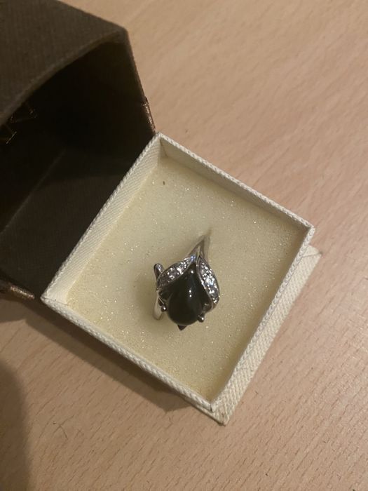 Pierścionek srebrny Apart