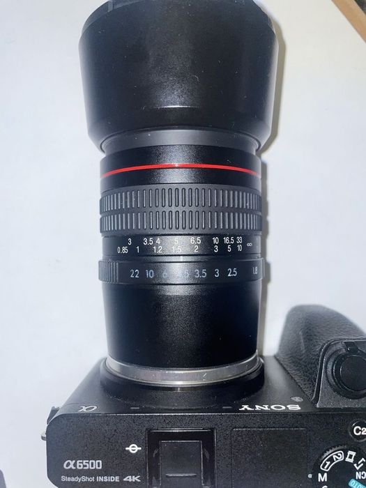 Sony a6500, 3 baterie i ladowarka  novell , plus obiektyw .