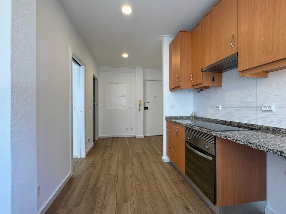 Apartamento t1 à venda na Rua Correia Teles, 15