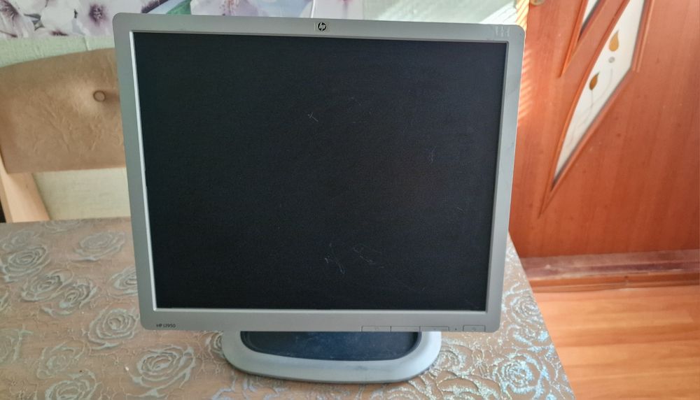 Продам робочий монітор до компютера. Hewlett Packard модель HP L1950