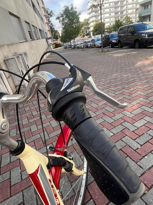 Bicicleta e acessórios