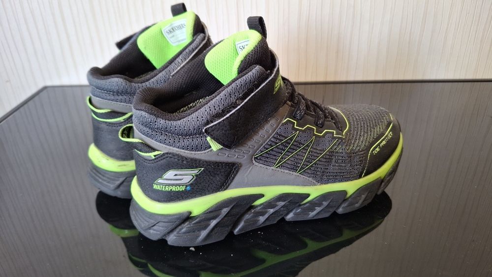 Buty chłopięce Skechers  rozm.35