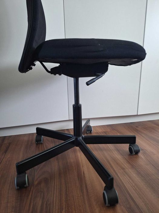 Cadeira de Escritório com encosto em rede