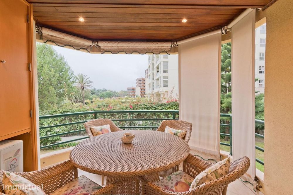 Apartamento T2 com jardim, Cascais