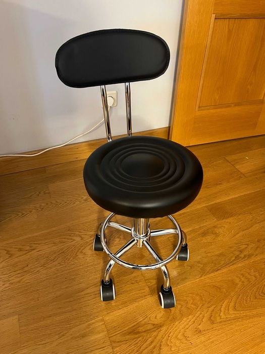 Cadeira escritório nova