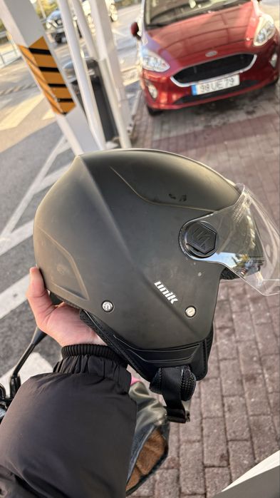 Capacete UNIK praticamente novo, usado 3x