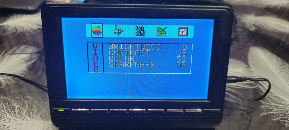 30) монитор / ТВ