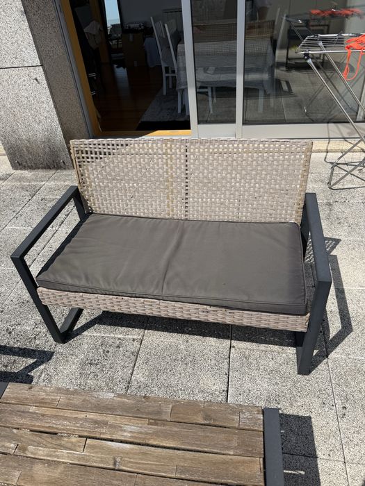 Conjunto de mesa y cadeiras para exterior