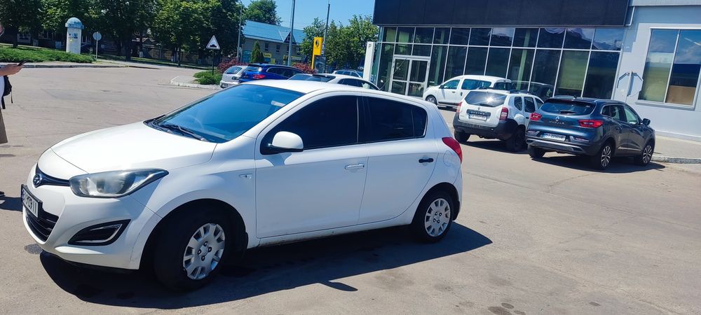 Продам hyundai i20 2014 г