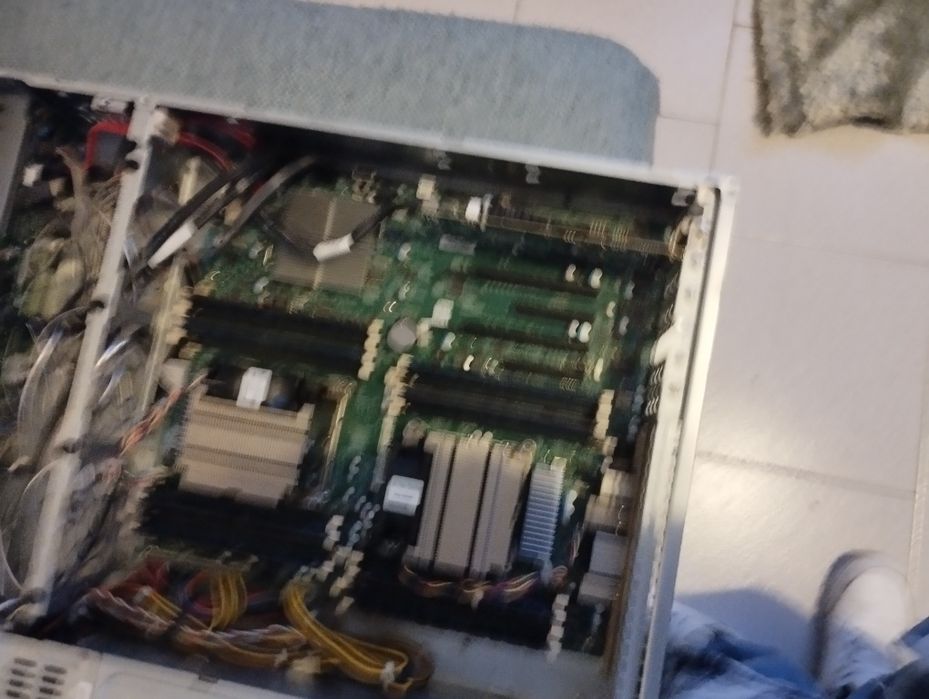Supermicro X9DAi — (Dual Xeon E5-2600)