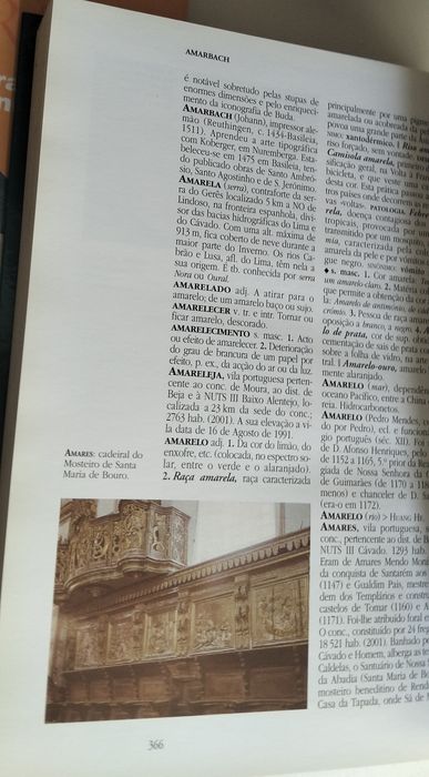 Livro enciclopédia larousse