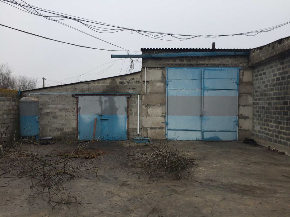 Продам отдельно стоящую базу.