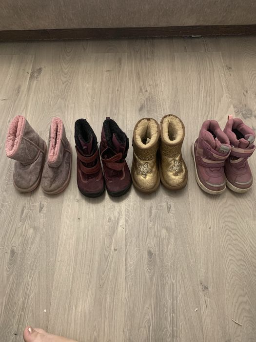 Дитячі чобітки по 300 грн